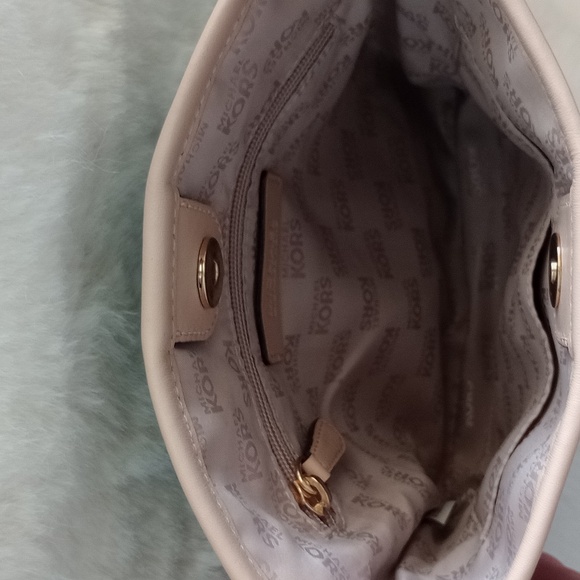 Michael Kors Cross Body Bag - Picture 4 of 10